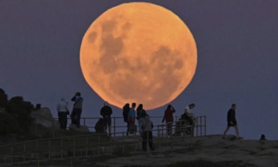 Blue moon August 2023: how to take a good photograph of the supermoon ...